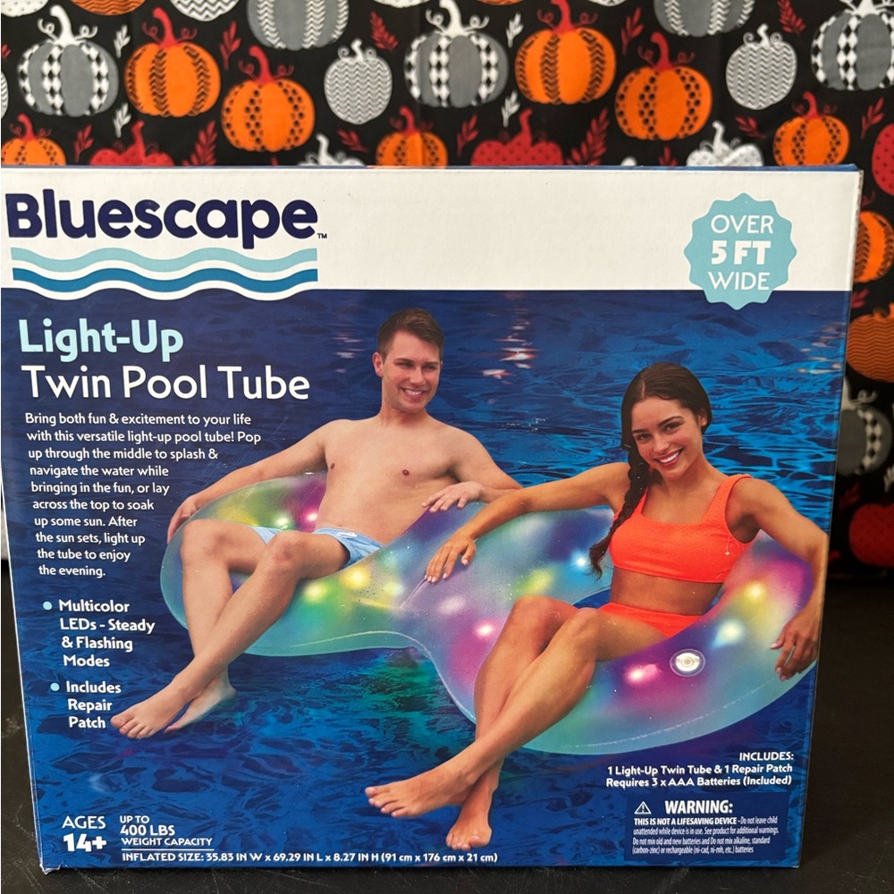 Light up twin pool tube